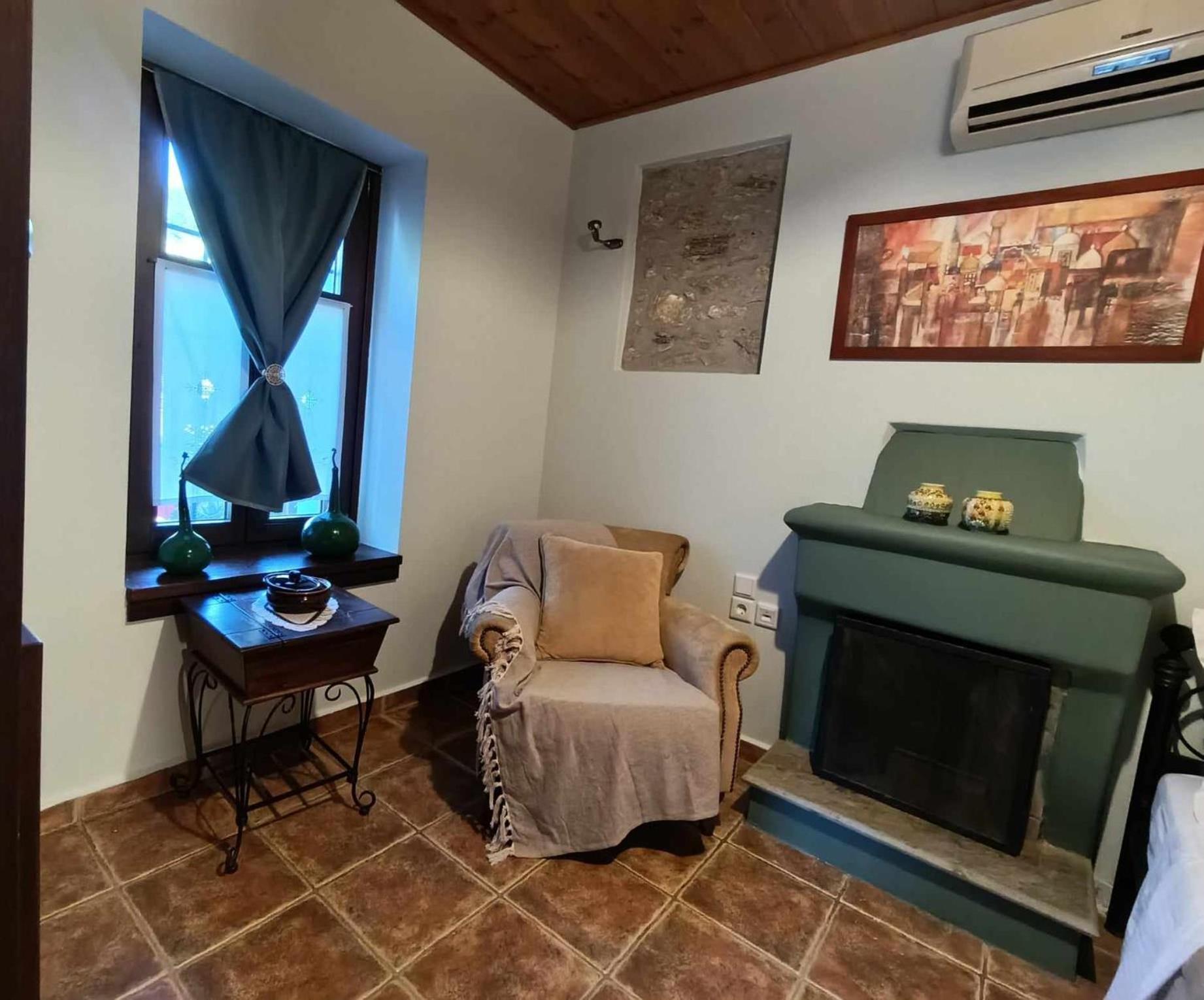 Μountain Whispers Appartement Mourésion Buitenkant foto
