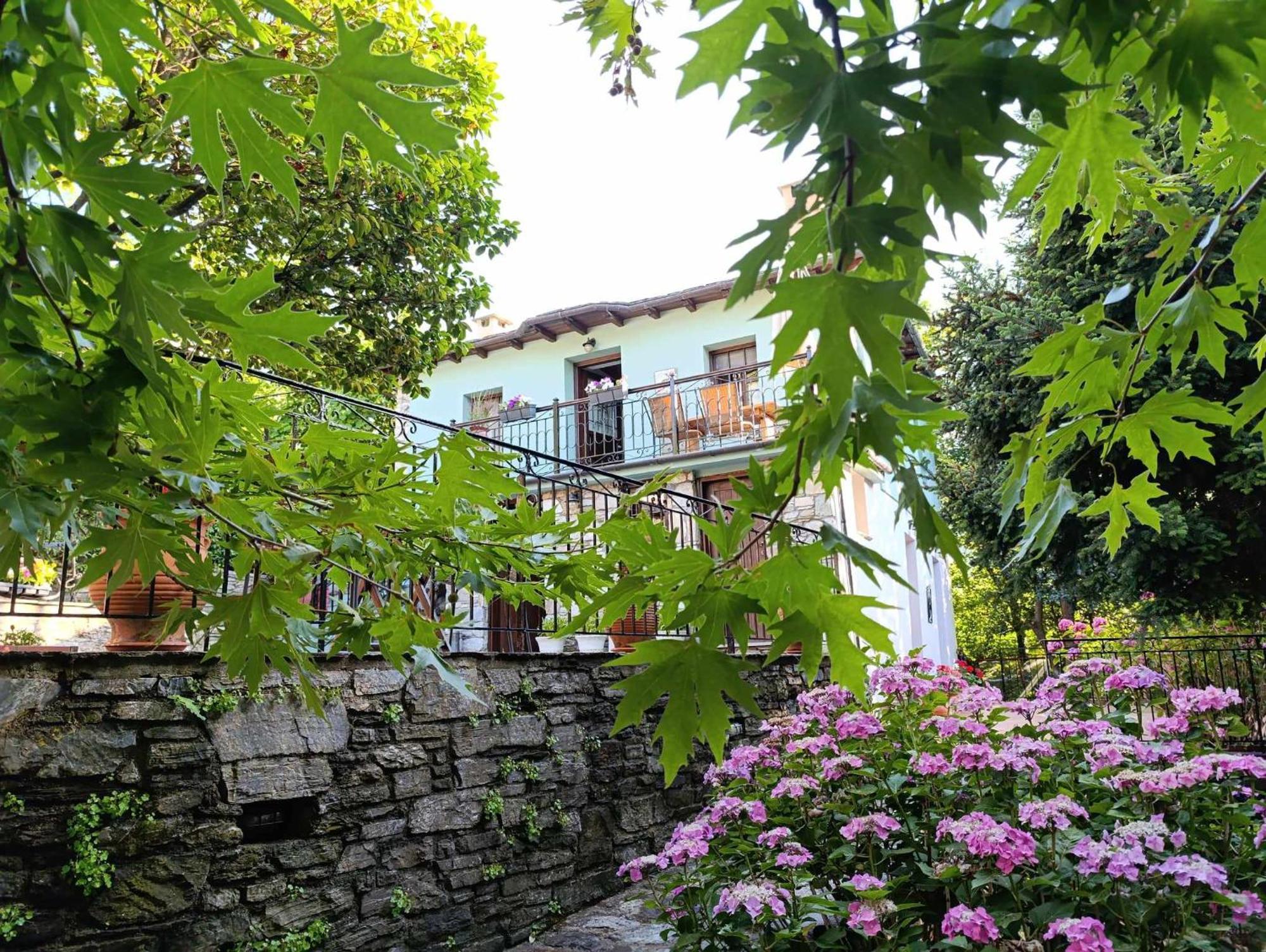 Μountain Whispers Appartement Mourésion Buitenkant foto