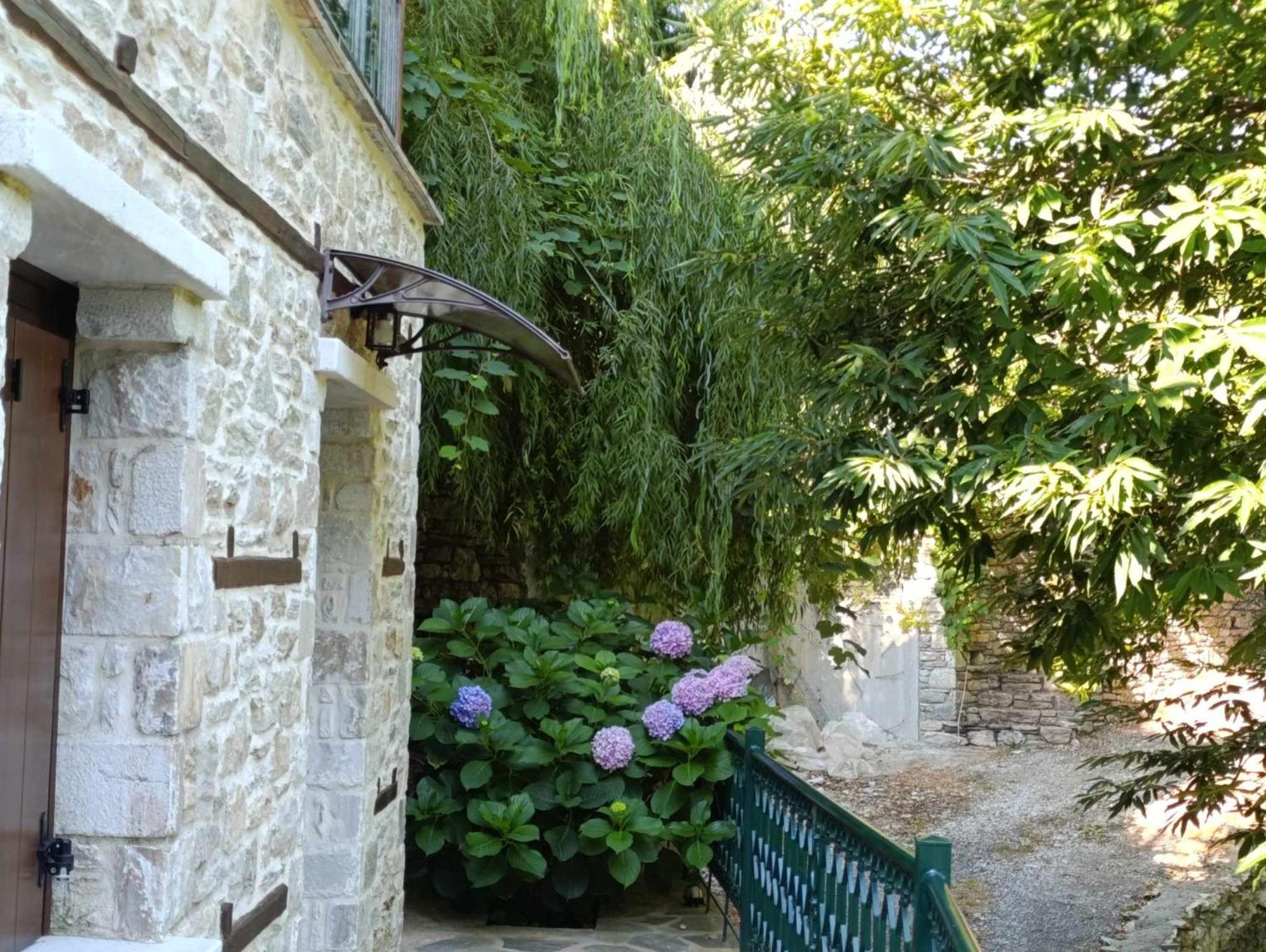 Μountain Whispers Appartement Mourésion Buitenkant foto